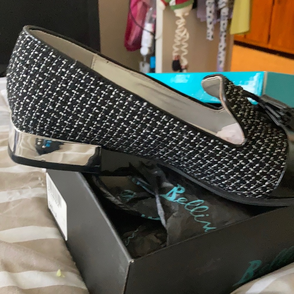 COPY - brand newWomen’s white and black tweed loafers